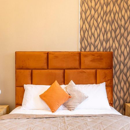 Exclusive Downtown Quentin Residence By Prestige Homes Budapest Esterno foto