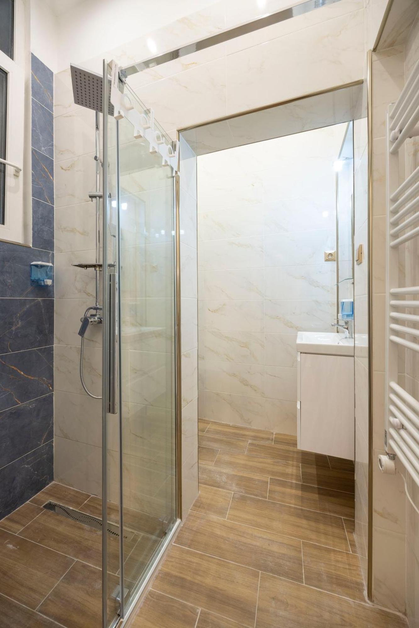 Exclusive Downtown Quentin Residence By Prestige Homes Budapest Esterno foto