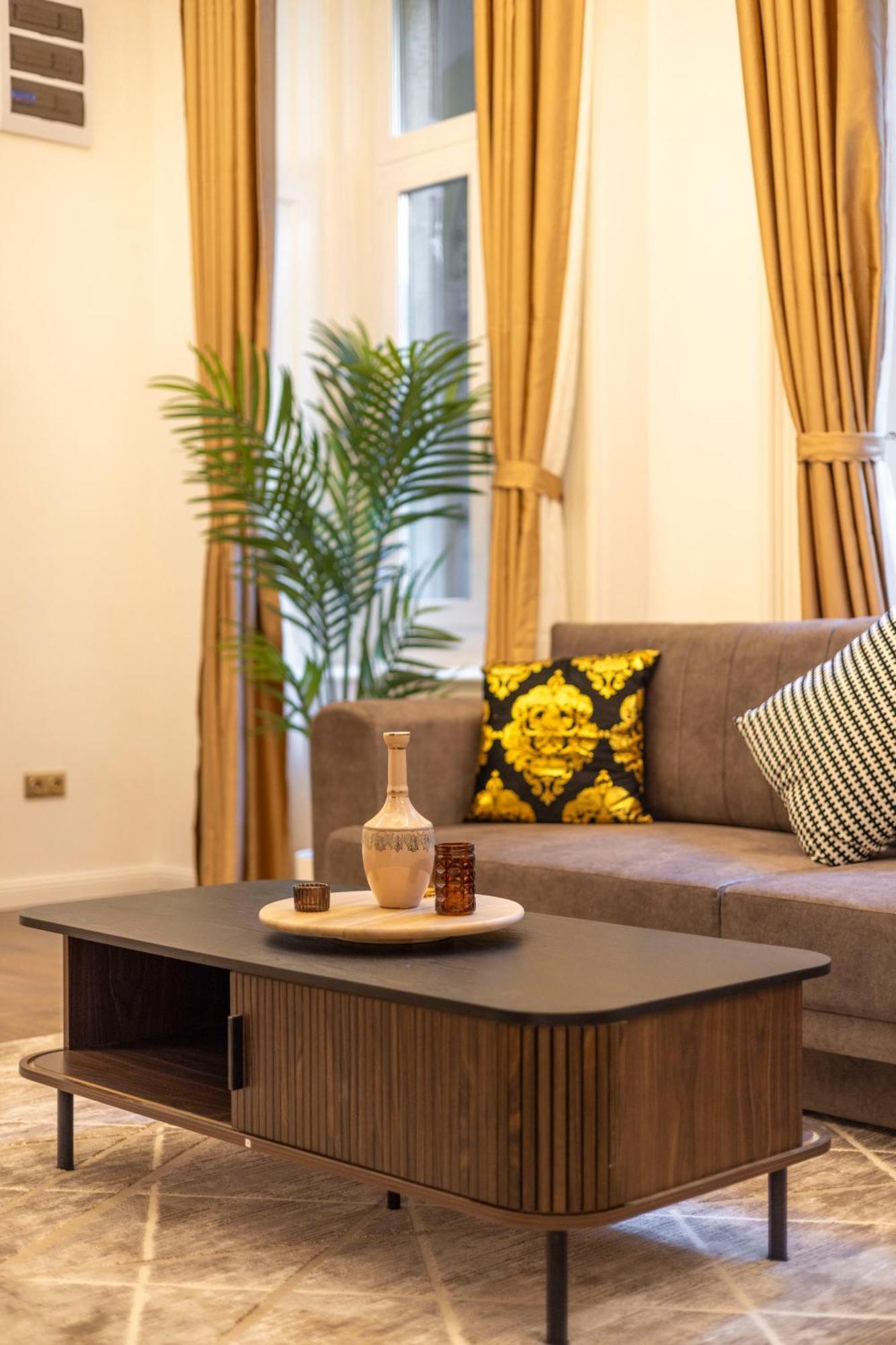 Exclusive Downtown Quentin Residence By Prestige Homes Budapest Esterno foto