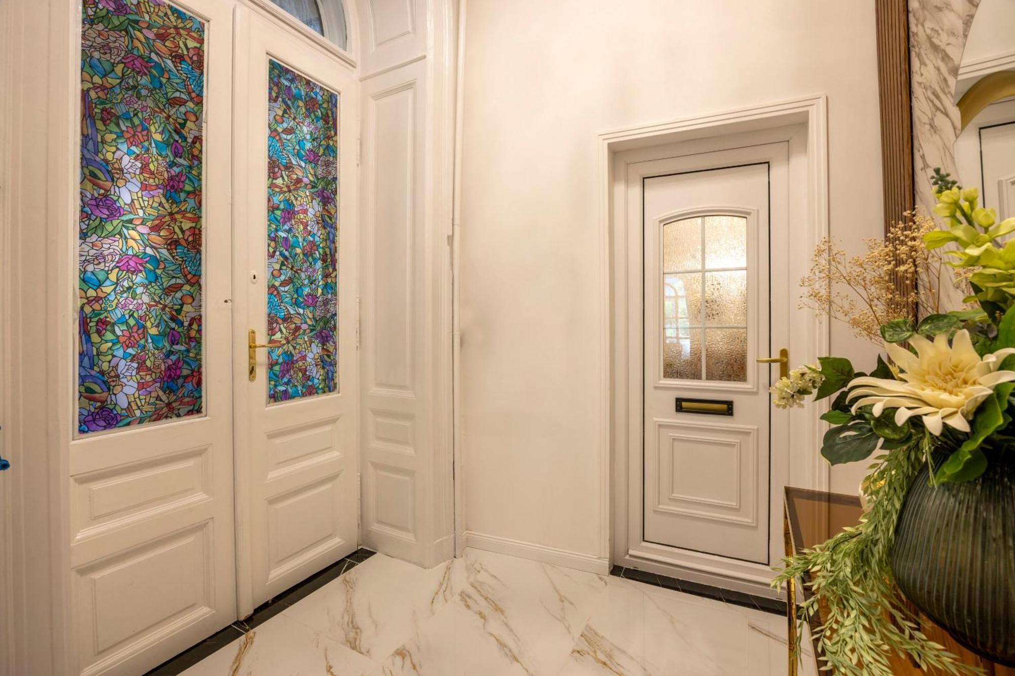 Exclusive Downtown Quentin Residence By Prestige Homes Budapest Esterno foto